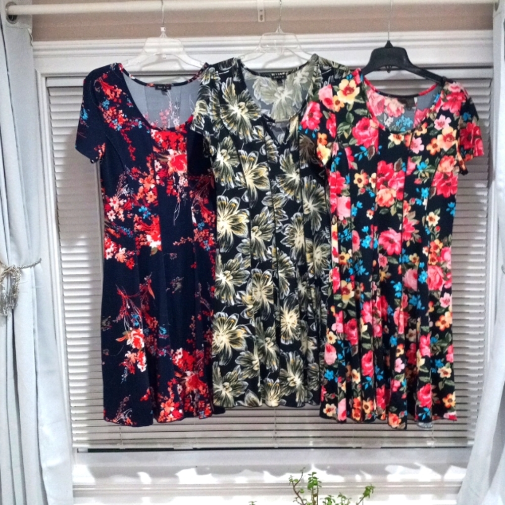 3 dresses  beautiful designed flower colors sz L sold as bundle
